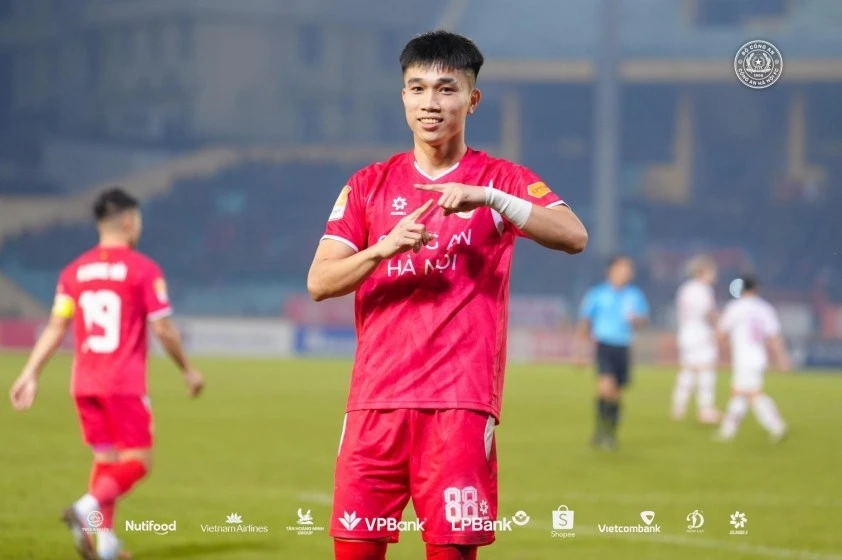 Lê Văn Đô mở tỷ số cho CAHN.