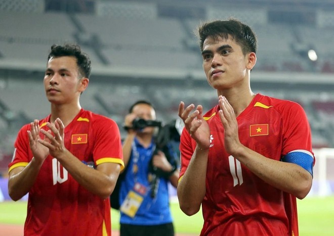 Khuất Văn Khang (phải) có giá trị chuyển nhượng cao nhất giải U23 Đông Nam Á 2025. Khuất Văn Khang (phải) có giá trị chuyển nhượng cao nhất giải U23 Đông Nam Á 2025.