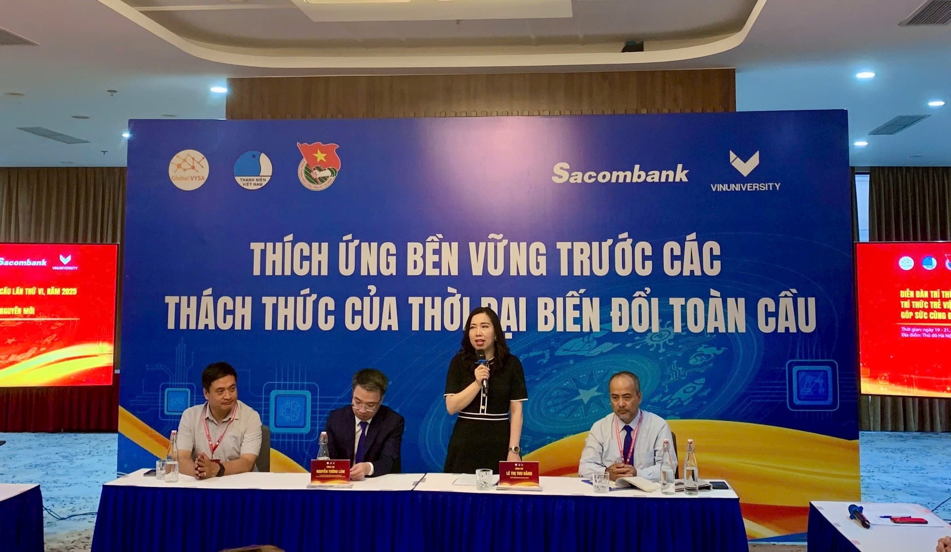 Thứ trưởng Bộ Ngoại giao Lê Thị Thu Hằng phát biểu tại cuộc gặp. Thứ trưởng Bộ Ngoại giao Lê Thị Thu Hằng phát biểu tại cuộc gặp.