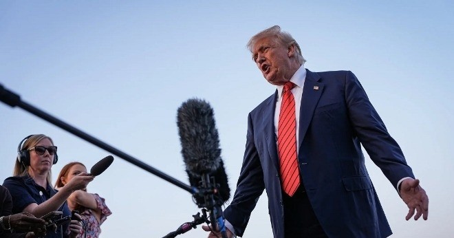 Tổng thống Mỹ Donald Trump. ong-trump-de-ngo-viec-phat-tien-cho-nguoi-my-thu-nhap-thap-1275.jpg