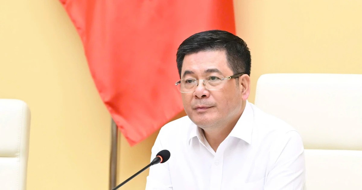 Bộ trưởng Bộ Công thương Nguyễn Hồng Diên đã có thư gửi Bộ trưởng Thương mại Hoa Kỳ (DOC) đề nghị quan tâm, xem xét khách quan để đảm bảo kết quả hợp lý đối với các doanh nghiệp xuất khẩu tôm Việt Nam. bo-truong-bo-cong-thong.jpg