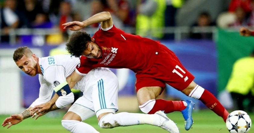 Cú va chạm tại chung kết C1 2018 khiến Salah phải rời sân sớm, sau đó Liverpool đã thất bại trước Real Madrid. Cú va chạm tại chung kết C1 2018 khiến Salah phải rời sân sớm, sau đó Liverpool đã thất bại trước Real Madrid.