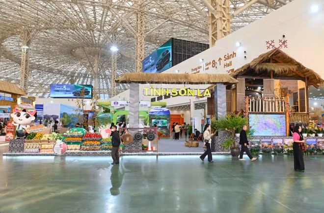 Khu gian hàng trưng bày của UBND tỉnh Sơn La.