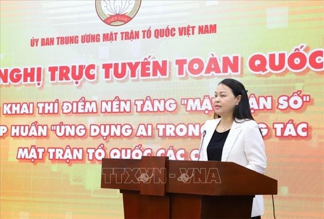 Đồng chí Nguyễn Thị Thu Hà phát biểu tại Hội nghị. (Ảnh: TTX) vna-potal-hoi-nghi-truc-tuyen-toan-quoc-trien-khai-thi-diem-nen-tang-mat-tran-so-va-tap-huan-ung-dung-ai-trong-cong-tac-mat-tran-to-quoc-cac-stand.jpg
