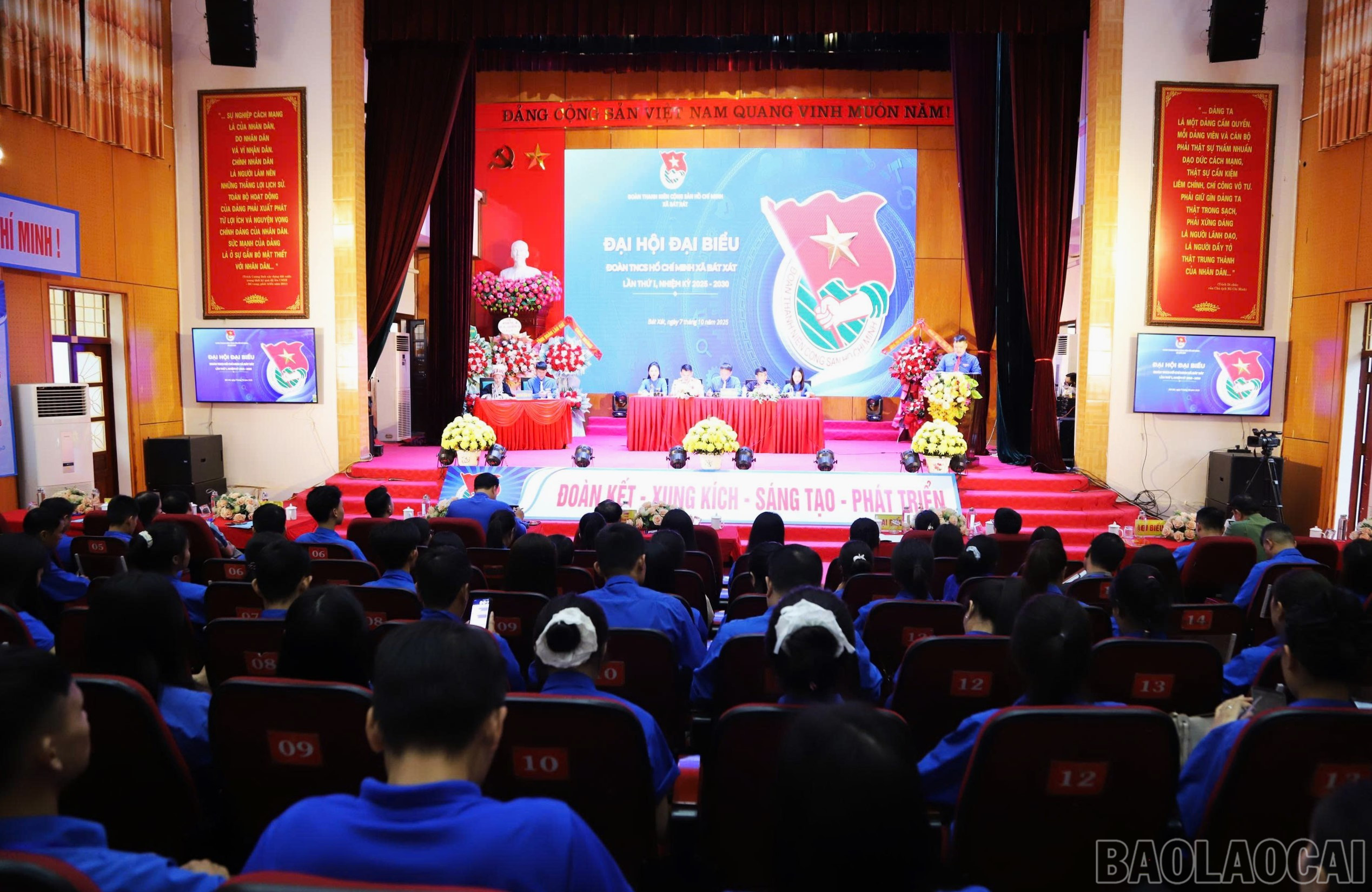Quang cảnh đại hội. baolaocai-br_quangcanh-6666.jpg