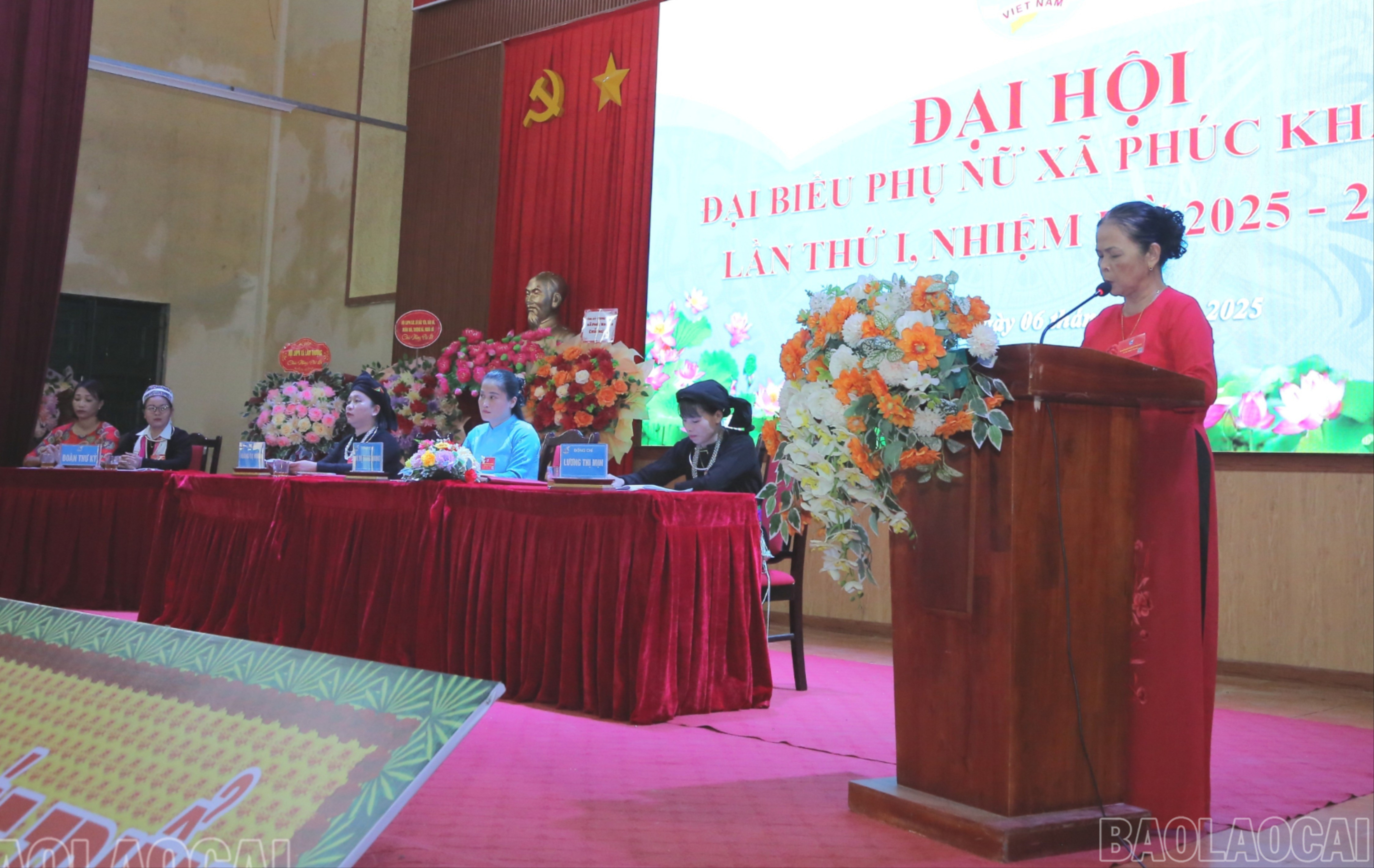 Các đại biểu tham luận tại đại hội. baolaocai-br_bl-cici4530-5403.jpg