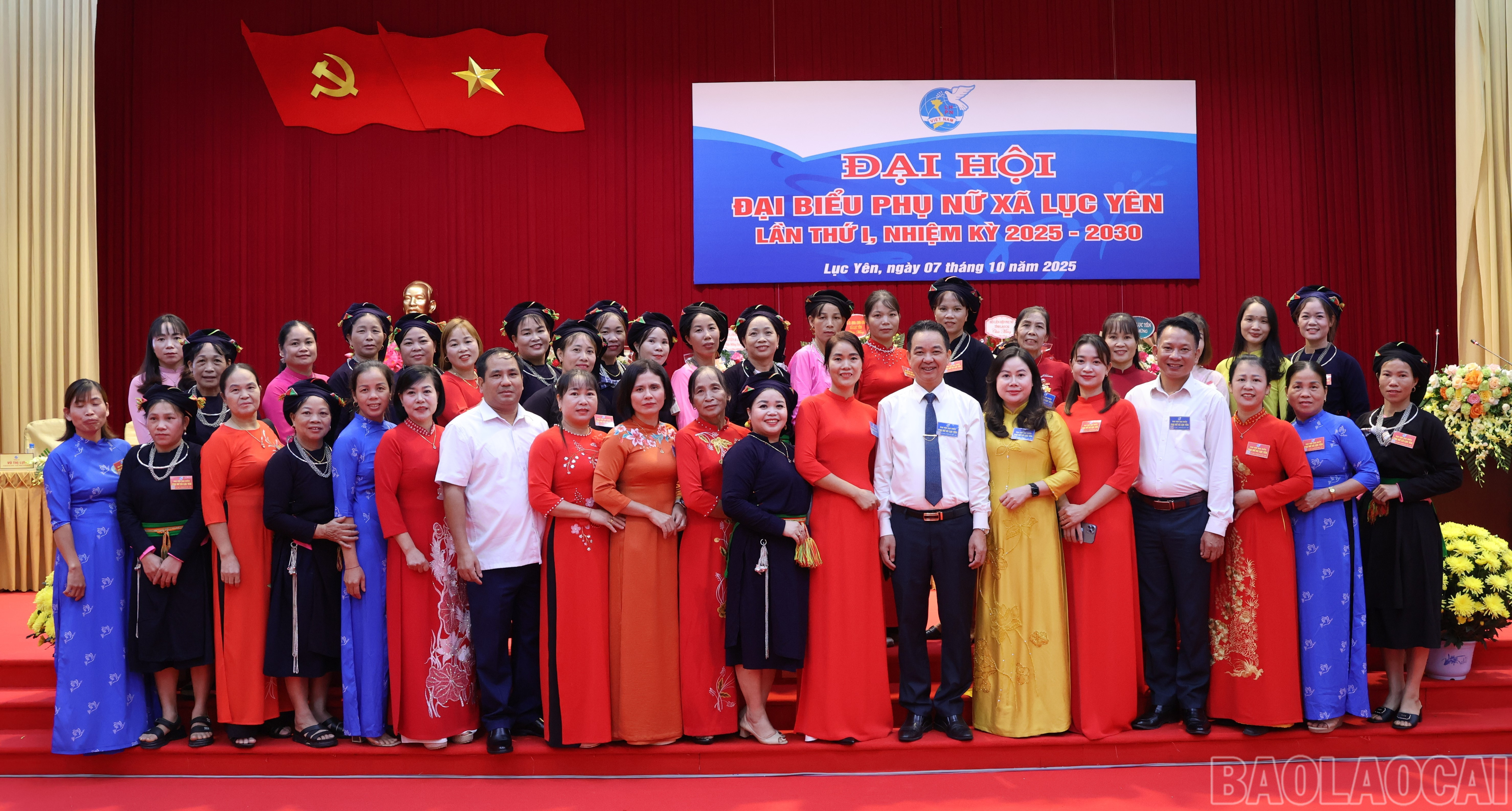 Ban Chấp hành Hội Liên hiệp Phụ nữ xã nhiệm kỳ 2025 - 2030 ra mắt đại hội. baolaocai-br_ramat-9714.jpg
