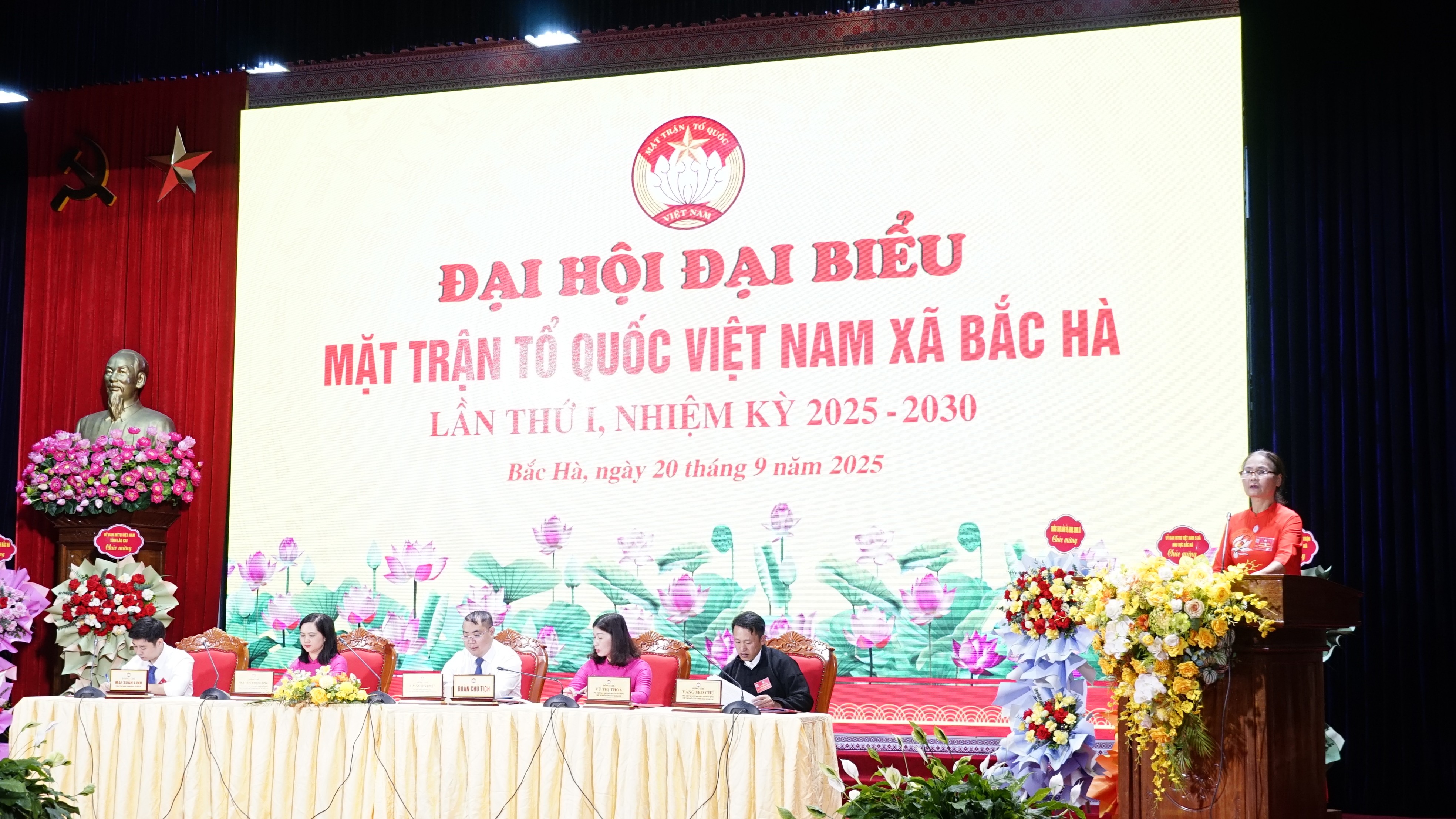 Đại biểu tham luận tại đại hội. tham-luan.jpg
