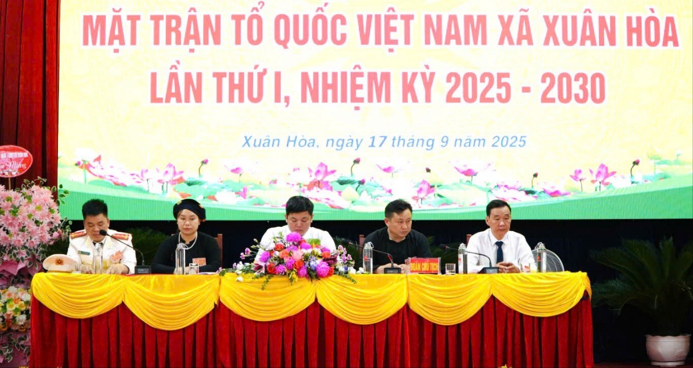 Đoàn Chủ tịch điều hành Đại hội. chutich-6021.jpg