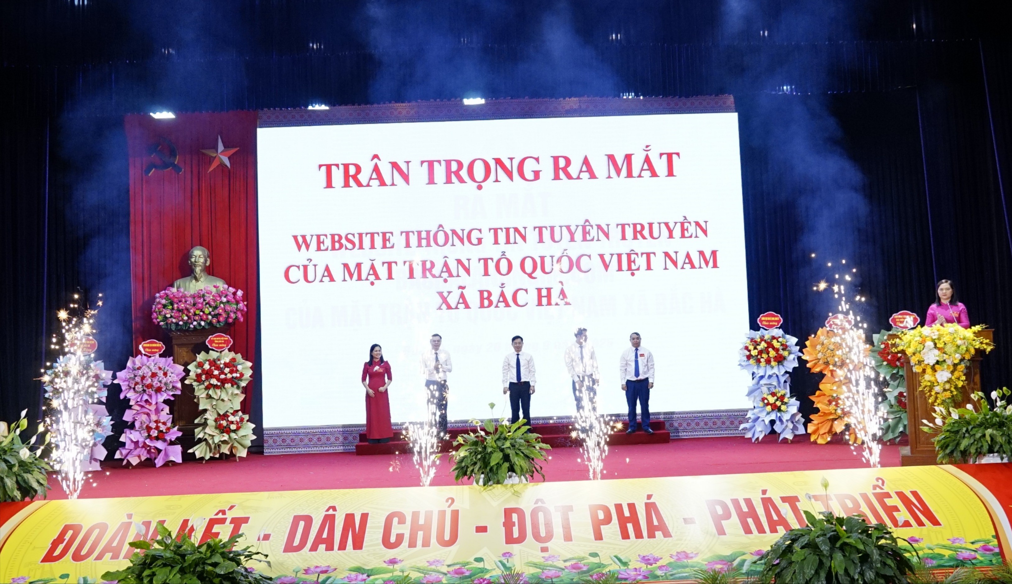 Ra mắt Trang web truyền thông của Ủy ban MTTQ Việt Nam xã Bắc Hà. dsc2819-691.jpg