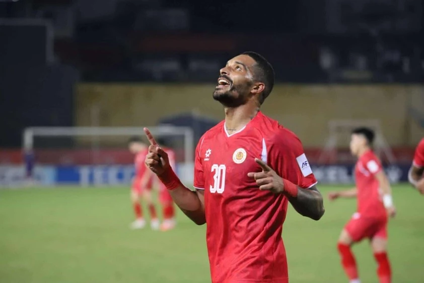 Alaves tỏa sáng với cú đúp trong hiệp 1.