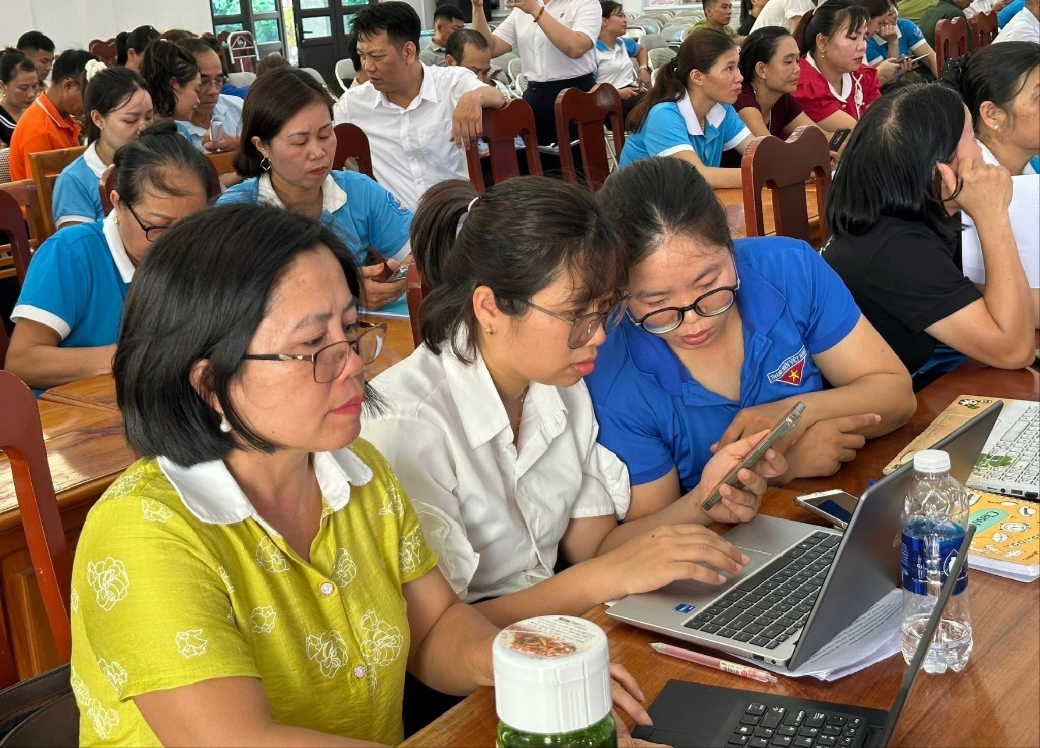 Hơn 300 đại biểu tham gia tập huấn (ảnh T.A). img-2921.jpg