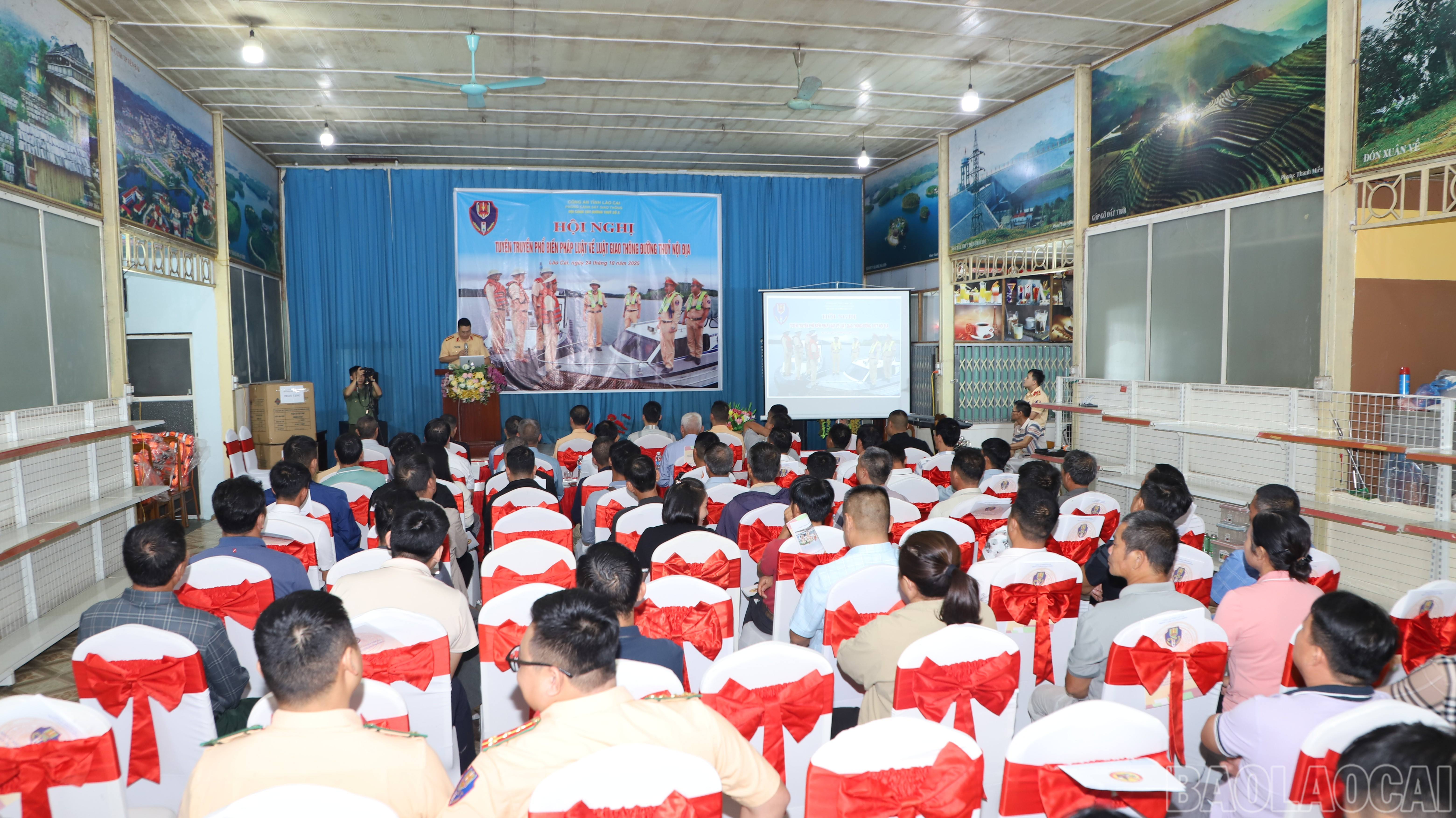 Quang cảnh hội nghị. baolaocai-br_quangcanh.jpg