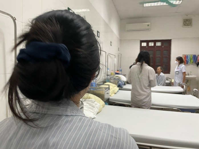 Nữ bệnh nhân trẻ phải điều trị tâm thần sau nhiều ngày thức khuya dẫn đến mất ngủ, suy nhược.