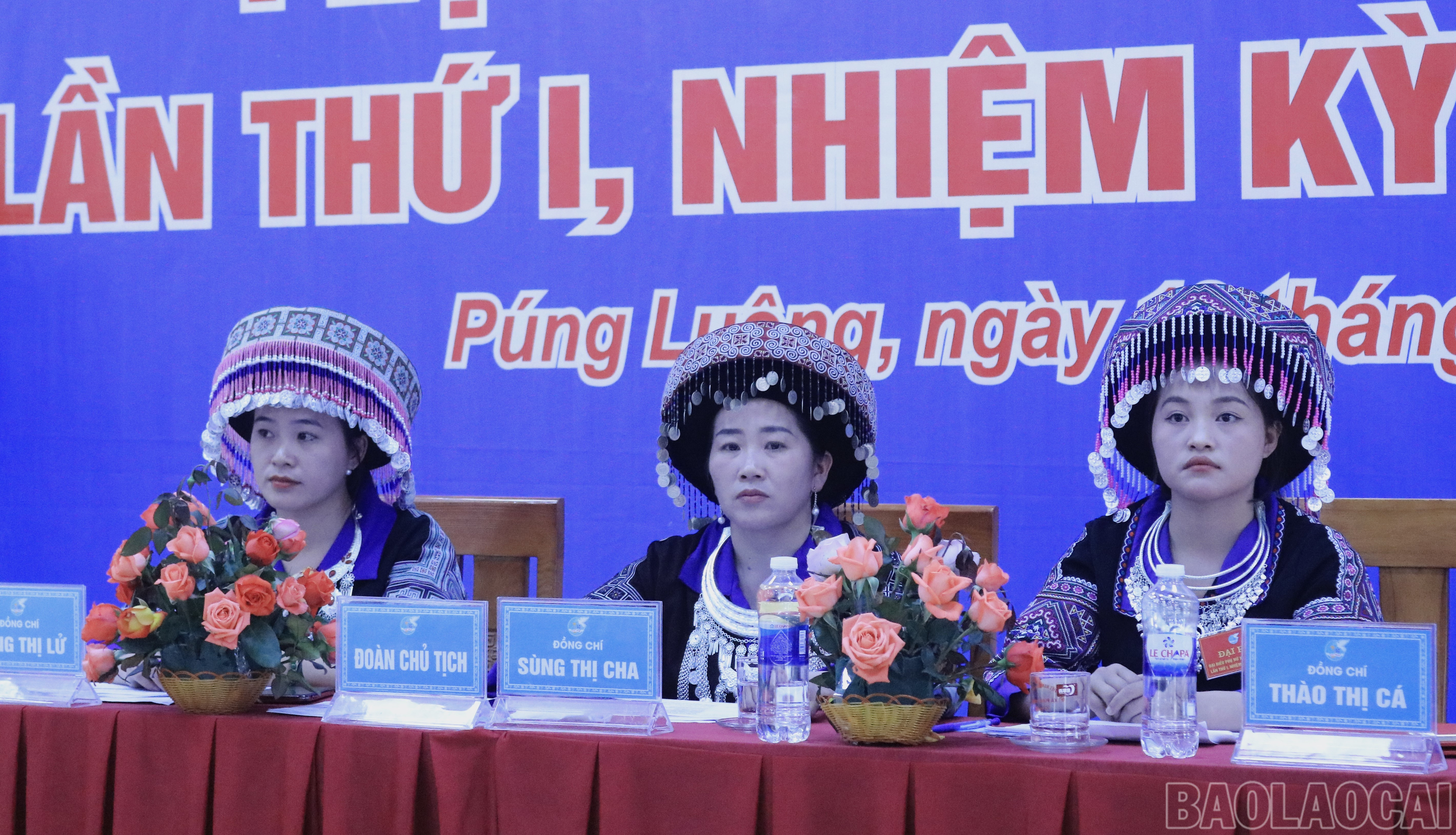 Đoàn Chủ tịch điều hành đại hội. baolaocai-br_a-dh-6.jpg