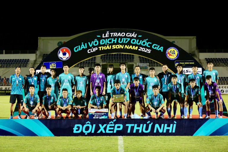 U17 Nam Định cũng đã có một giải đấu rất thành công. U17 Nam Định cũng đã có một giải đấu rất thành công.