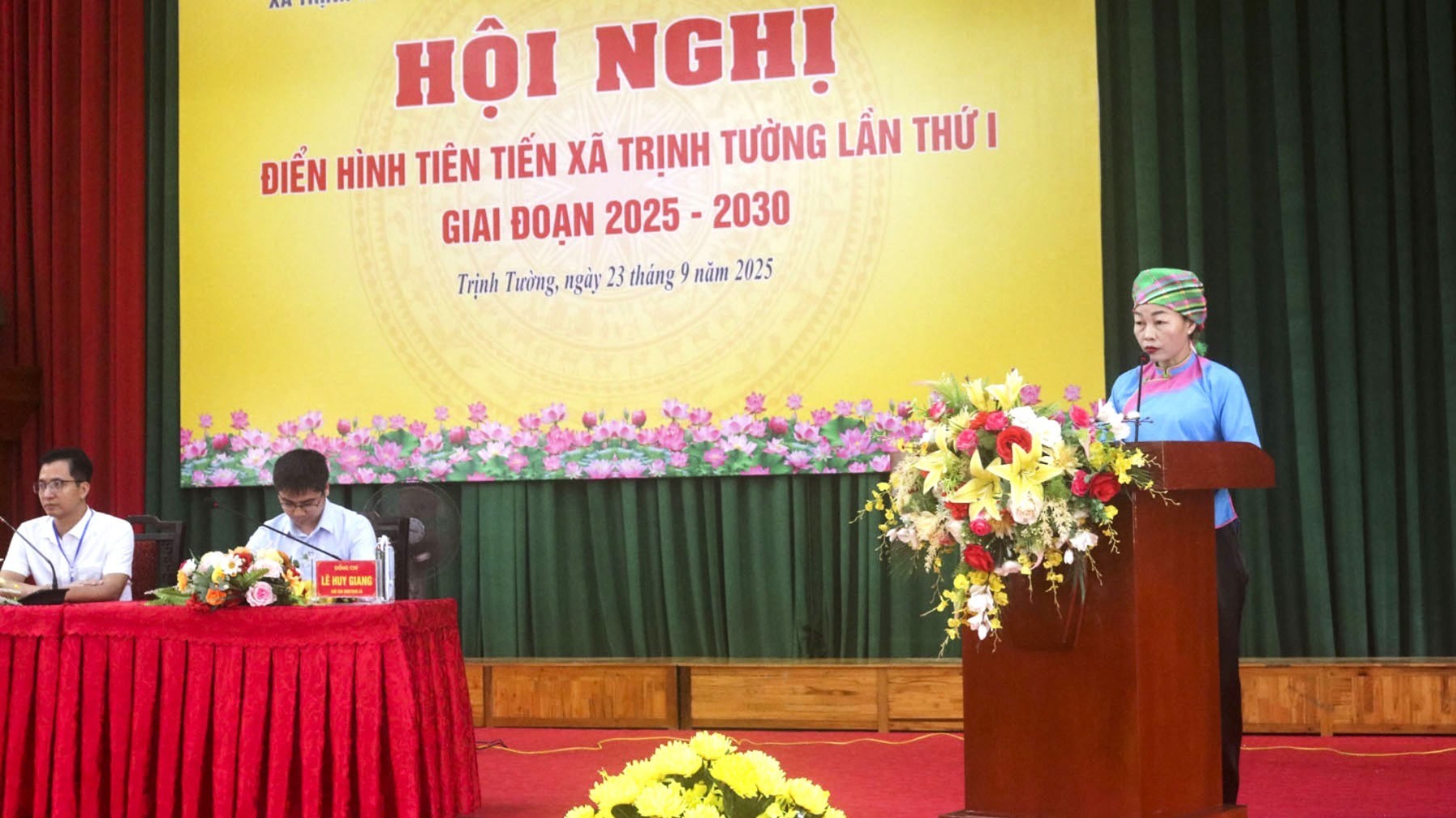 Đại biểu tham luận tại hội nghị. thamluan-2159.jpg