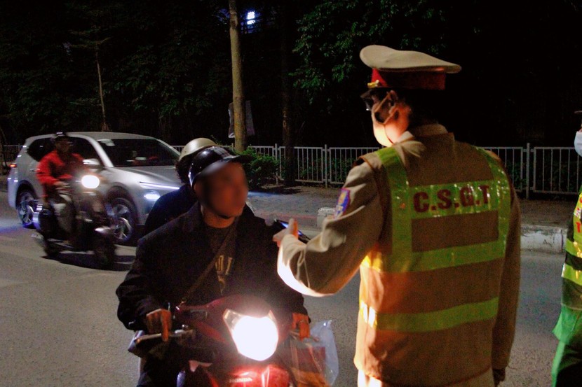 Kiểm tra định tính với các phương tiện lưu thông trên đường.