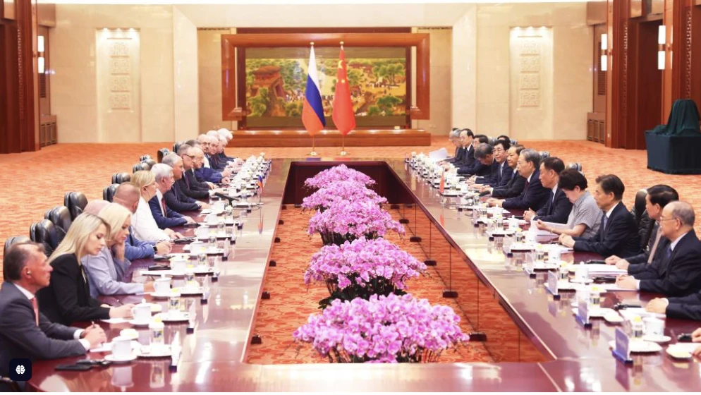 Ông Triệu Lạc Tế, Chủ tịch Ủy ban Thường vụ Đại hội Đại biểu Nhân dân toàn quốc (NPC) Trung Quốc, chủ trì kỳ họp lần thứ 10 của Ủy ban hợp tác nghị viện Trung Quốc - Nga với ông Vyacheslav Volodin, Chủ tịch Duma Quốc gia Nga, tại Đại lễ đường Nhân dân ở Bắc Kinh, Trung Quốc.