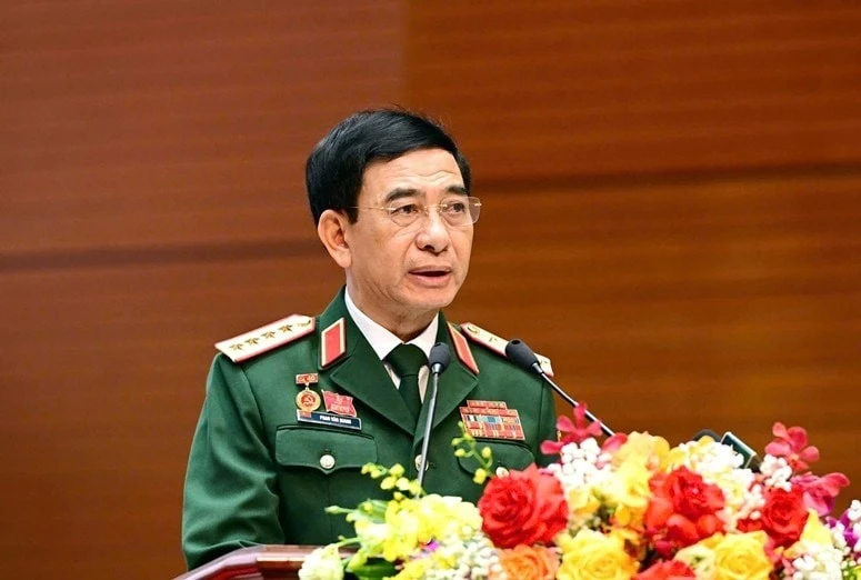 Đại tướng Phan Văn Giang, Ủy viên Bộ Chính trị, Phó Bí thư Quân ủy Trung ương, Bộ trưởng Bộ Quốc phòng phát biểu khai mạc Đại hội.