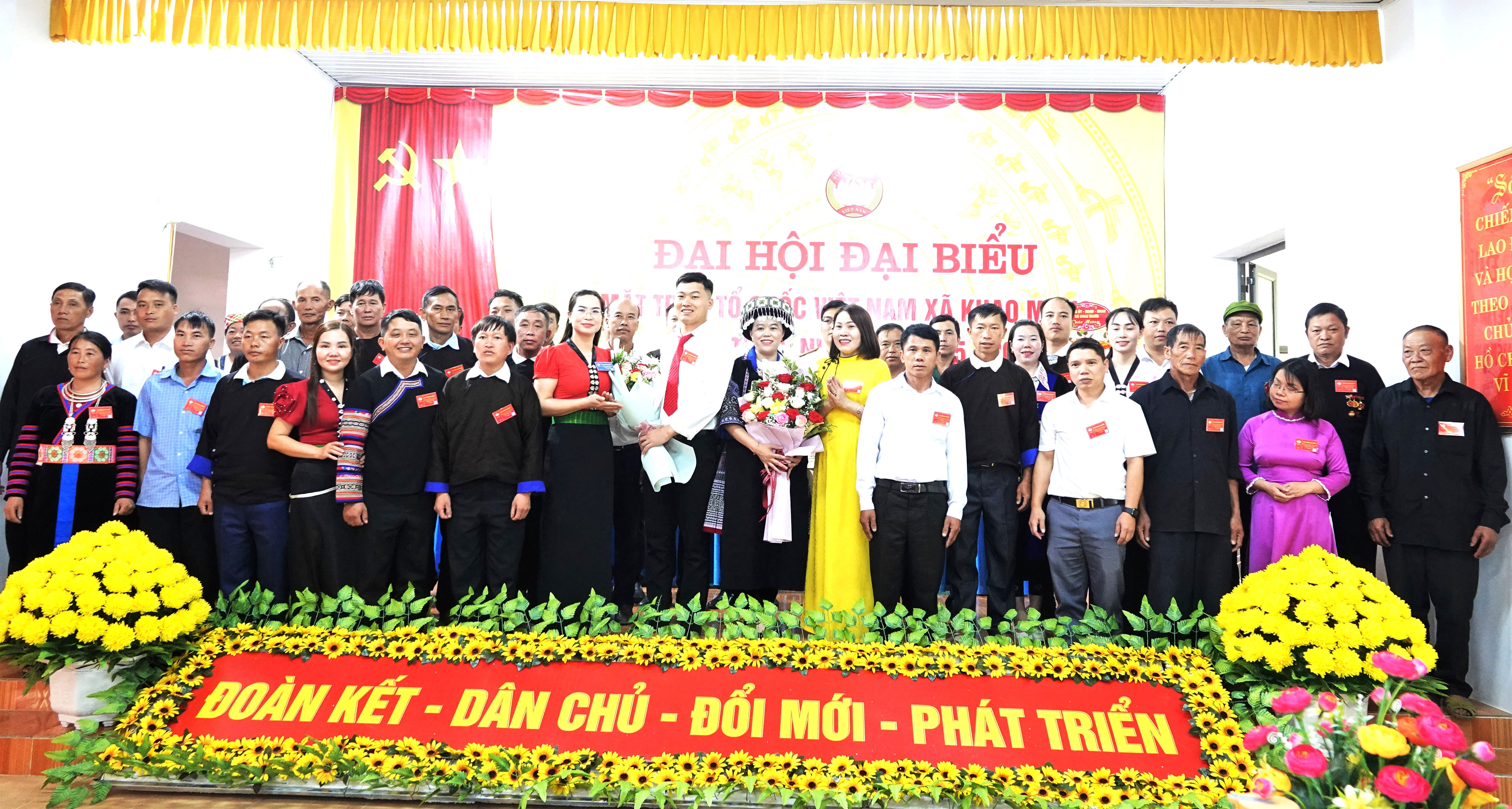 Ủy viên Ủy ban Mặt trận Tổ quốc xã Khao Mang khóa I, nhiệm kỳ 2025 - 2030 ra mắt đại hội. ramat-8845.jpg