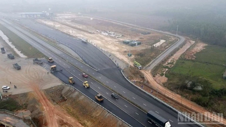 Triển khai thi công các hạng mục thiết yếu trạm dừng nghỉ trên tuyến cao tốc Hàm Nghi-Vũng Áng.