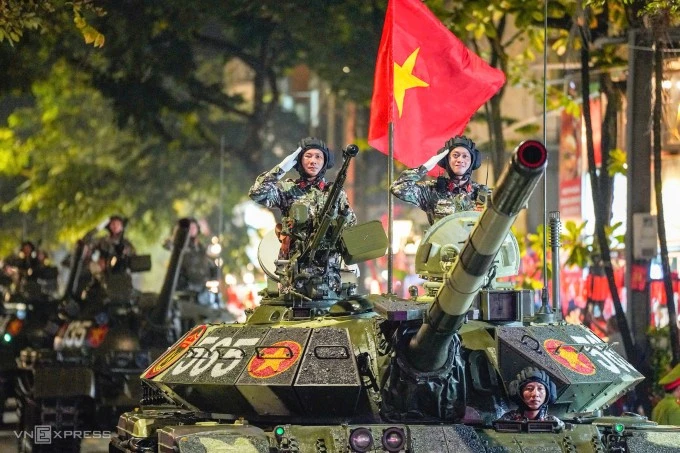 Xe tăng T-54B cải tiến, do Việt Nam tự hiện đại hóa, dẫn đầu khối xe tăng T-54/55.