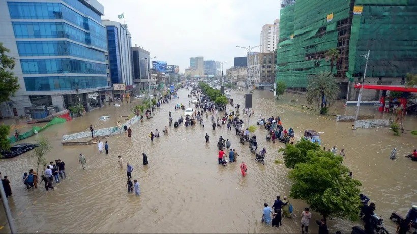 Ngập lụt sau mưa lớn tại Karachi (Pakistan) ngày 19/8/2025. lulutpa-1426.jpg