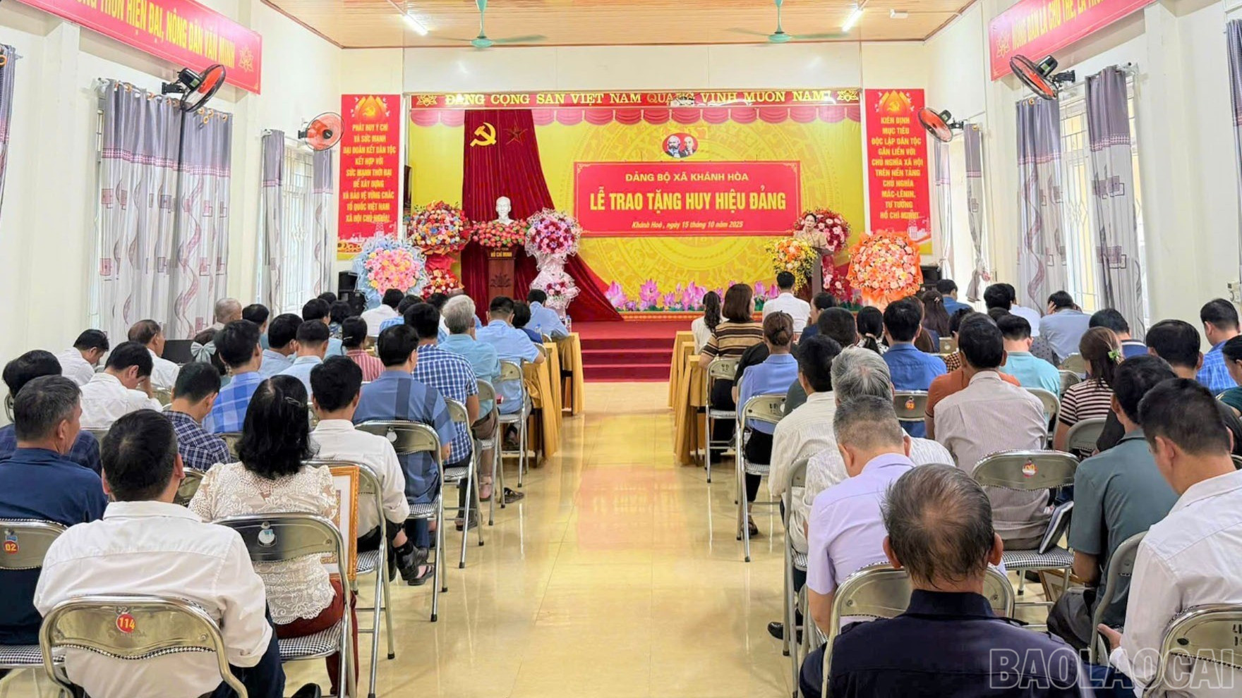 Quang cảnh buổi lễ. baolaocai-br_quangcanh-1323-1309.jpg