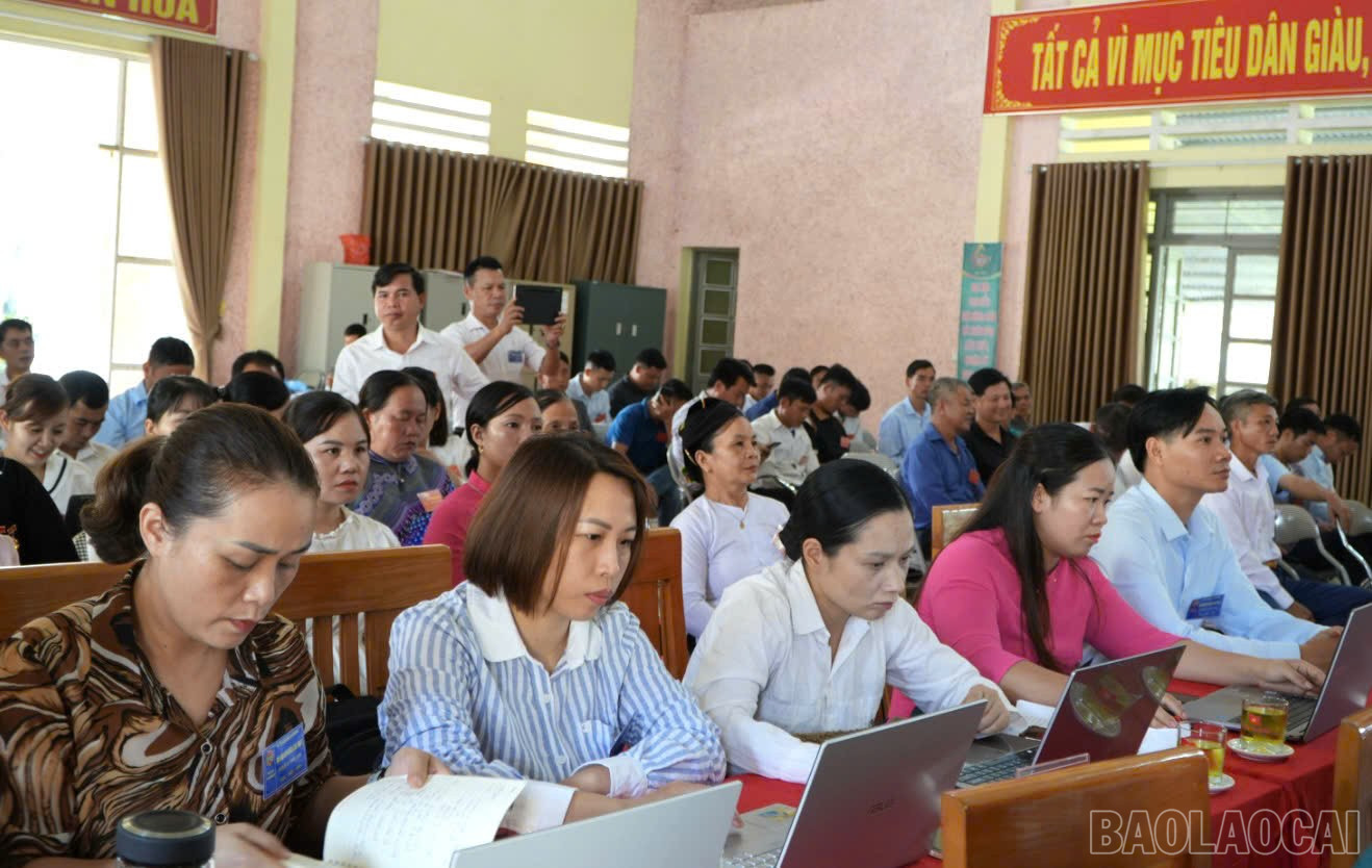 Đại biểu dự đại hội. baolaocai-br_daibieu-1-7540.jpg
