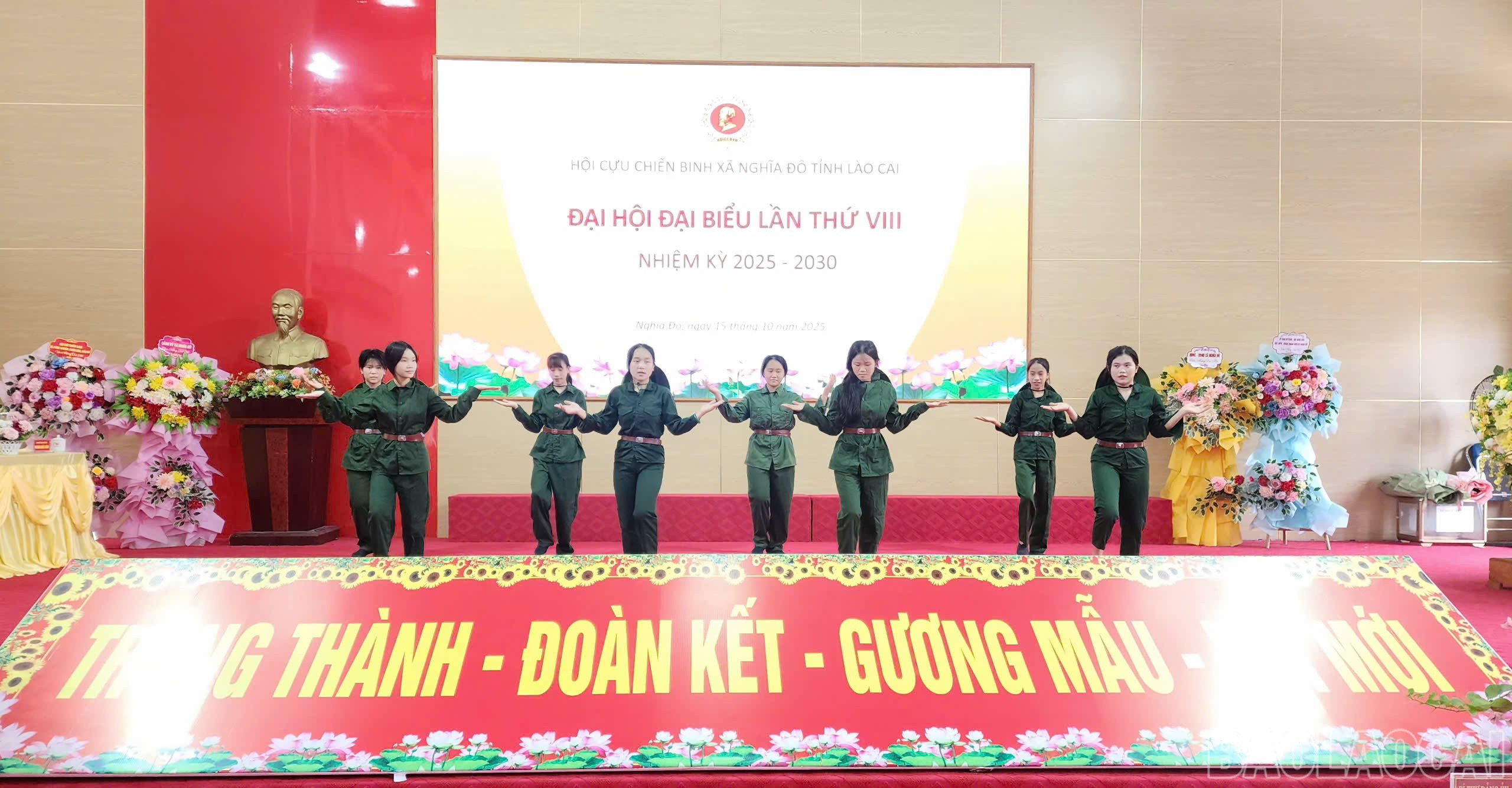 Văn nghệ chào mừng đại hội. baolaocai-br_tiet-muc-van-nghe-chao-mung.jpg