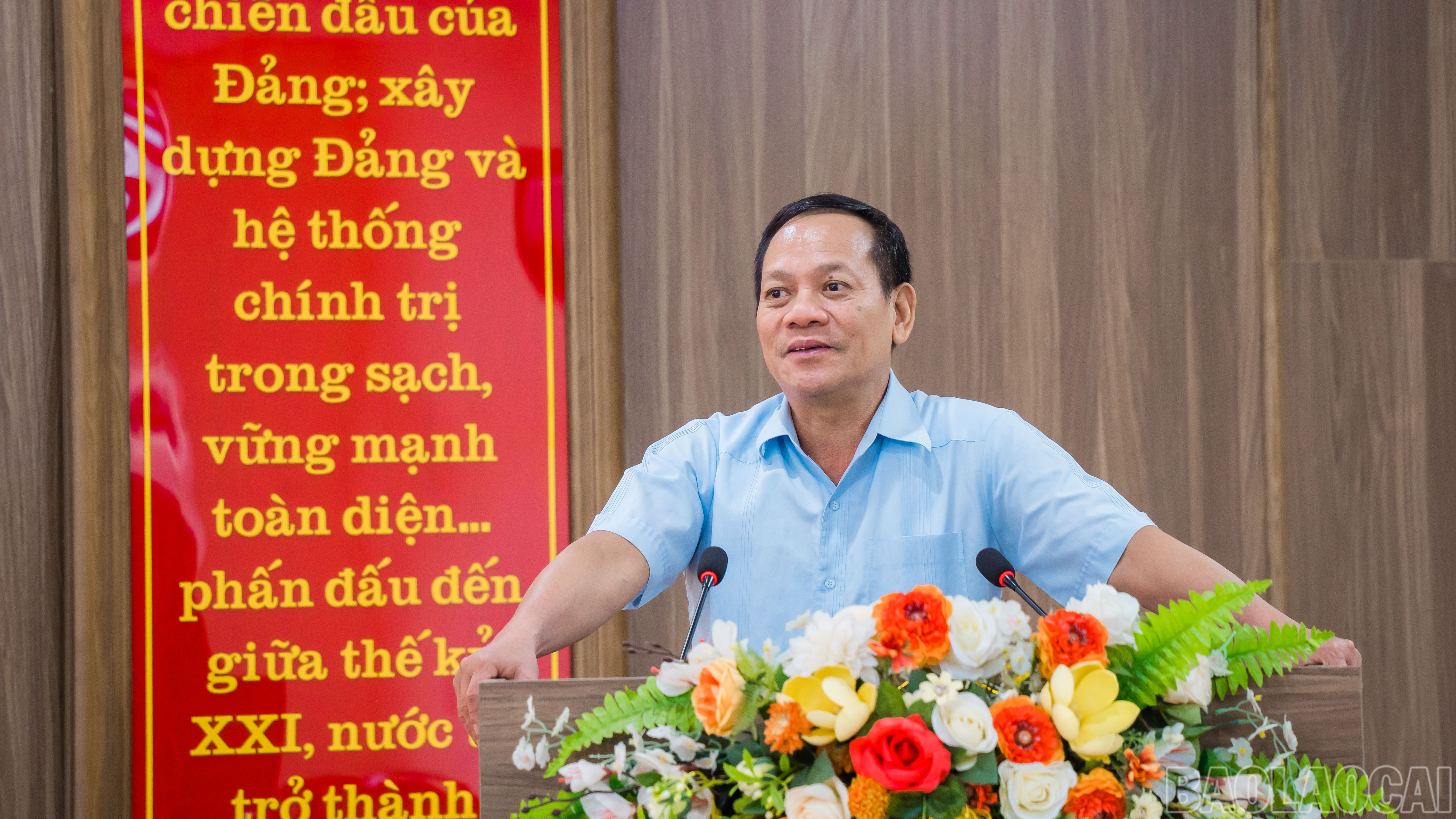 Đồng chí Triệu Tiến Thịnh - Chủ tịch Hội Khuyến học tỉnh Lào Cai phát biểu tại Lễ trao học bổng. baolaocai-br_dsc09999.jpg