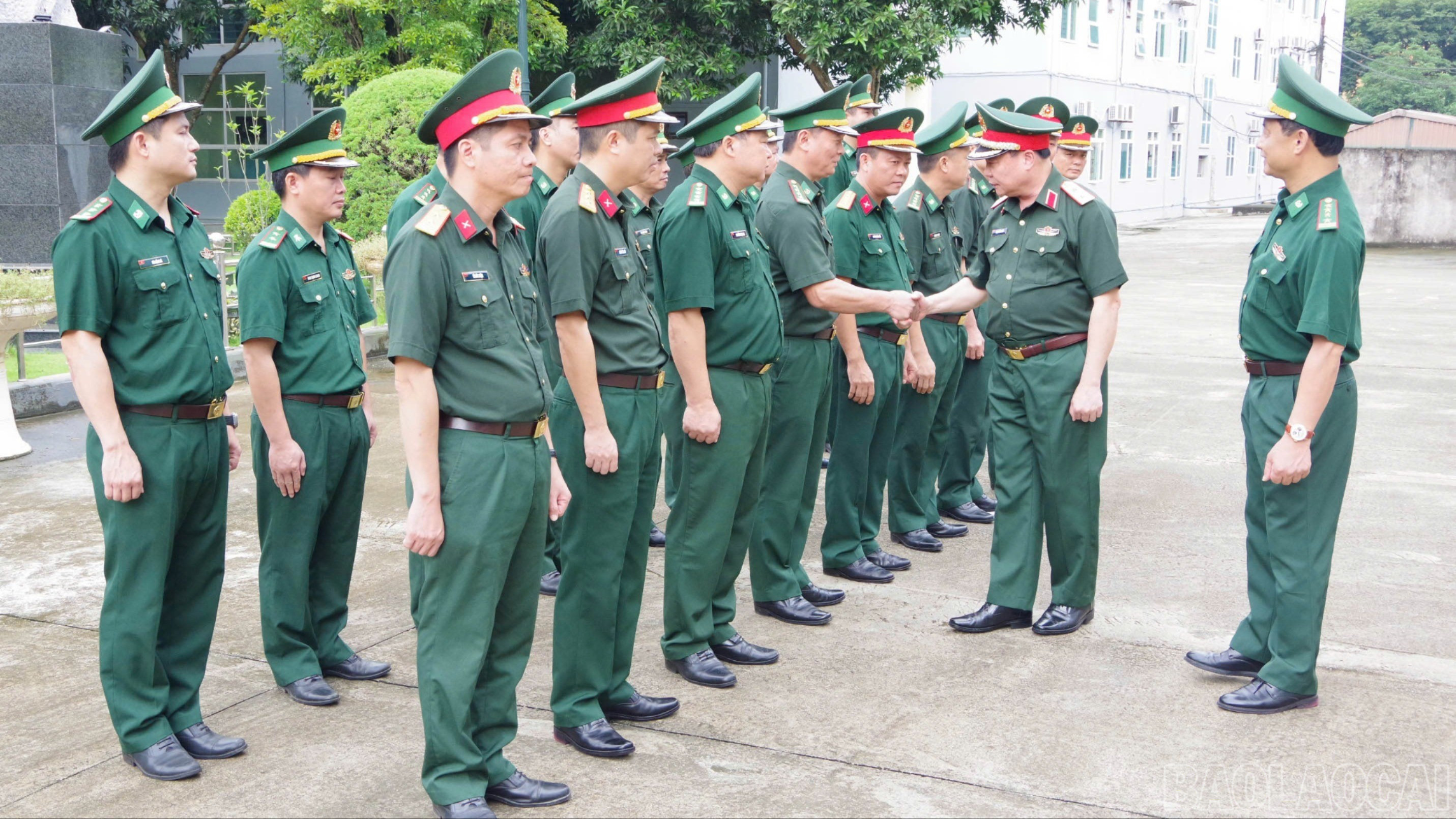 Trung tướng Phạm Đức Duyên - Bí thư Đảng ủy, Chính ủy Quân khu thăm và kiểm tra tại Ban Chỉ huy Bộ đội Biên phòng tỉnh Lào Cai. baolaocai-br_z7140486850900-d08b99ca1d64df42b89b41920717377c-7024.jpg