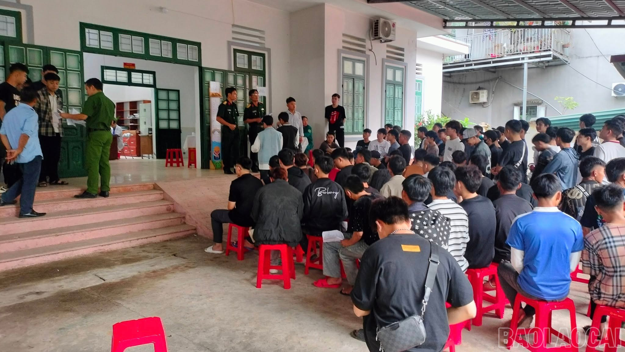 Xã Bảo Hà có 666 nam thanh niên được gọi khám tuyển. baolaocai-br_bh.jpg