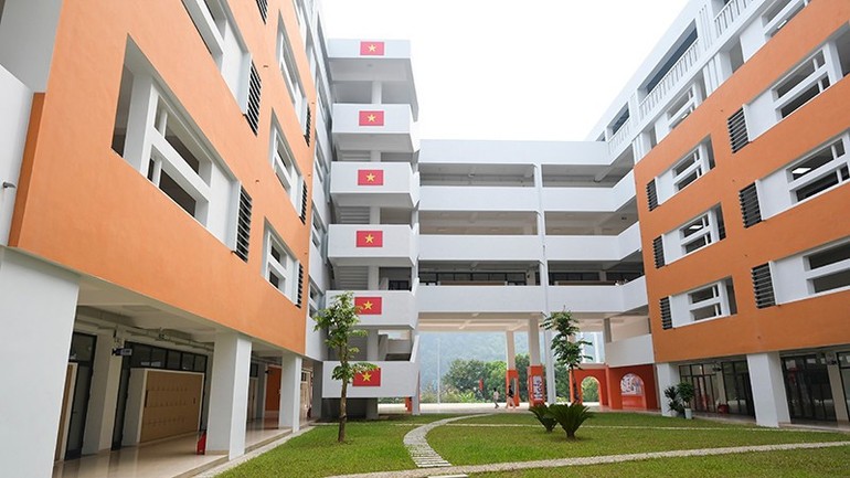 Trường THPT chuyên Lào Cai được xây dựng hiện đại với tổng mức đầu tư 380 tỷ đồng. chuyenlc.jpg