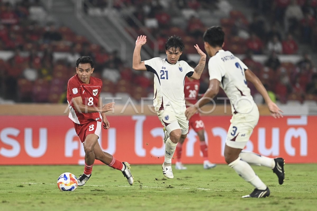 Rayhan Hannan nổi bật trong trận bán kết với U23 Thái Lan. rayhan-hannan-u23-indonesia-u23-thai-lan-1304.jpg