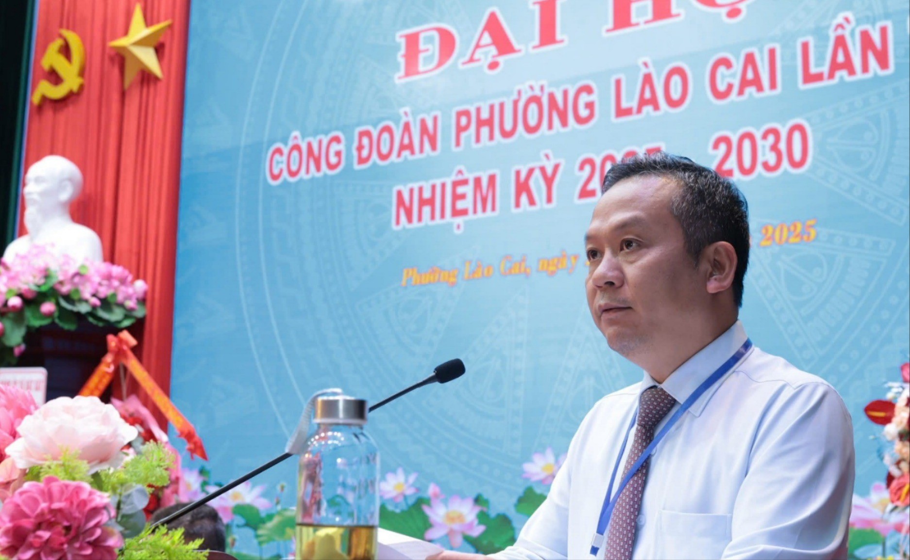Đồng chí Nguyễn Quốc Huy - Tỉnh ủy viên, Bí thư Đảng ủy phường Lào Cai phát biểu chỉ đạo tại đại hội. tl-z7151498974975-b63c93119dd7d1b65a628de6142c252c-2939.jpg
