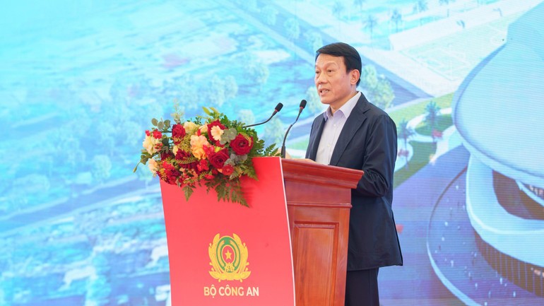 Bộ trưởng Công an Lương Tam Quang phát biểu tại buổi lễ.