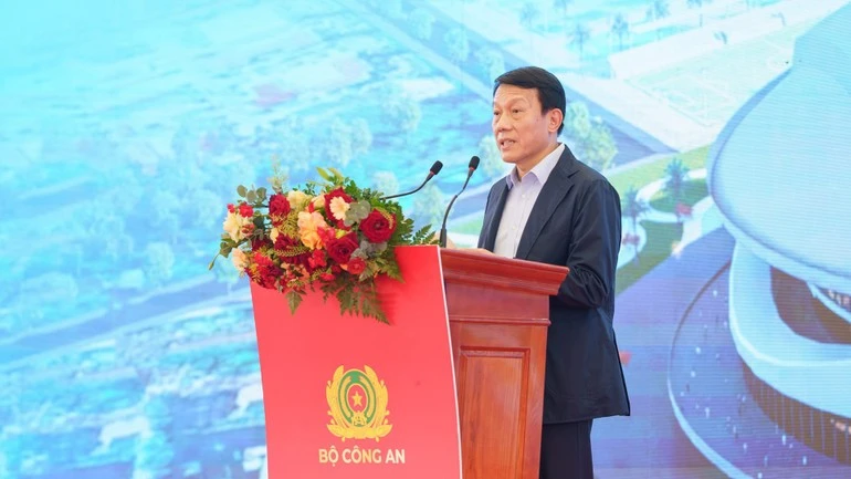 Bộ trưởng Công an Lương Tam Quang phát biểu tại buổi lễ.