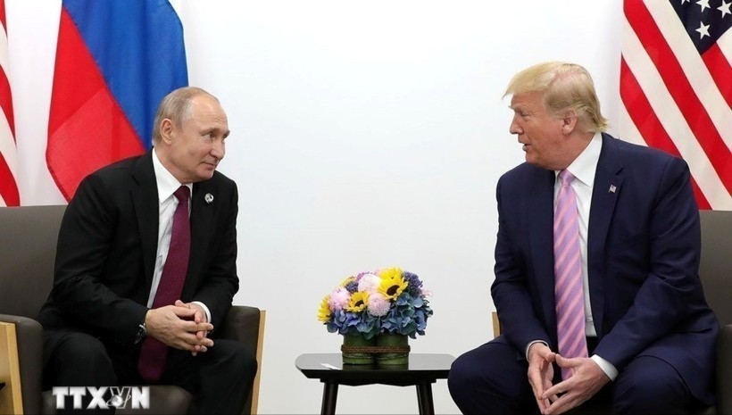 Tổng thống Mỹ Donald Trump (phải) trong cuộc gặp Tổng thống Nga Vladimir Putin tại Helsinki (Phần Lan) ngày 16/7/2018. nga-my-9958.jpg