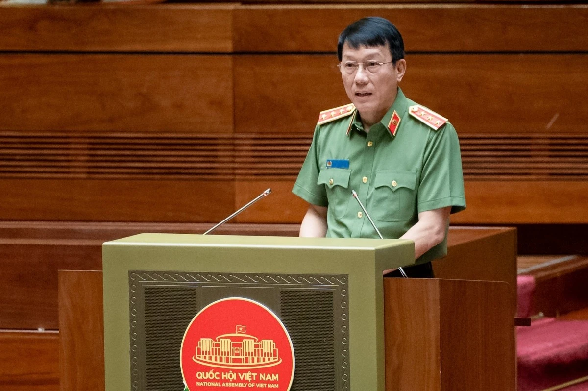 Đại tướng Lương Tam Quang, Bộ trưởng Bộ Công an phát biểu trước Quốc hội.