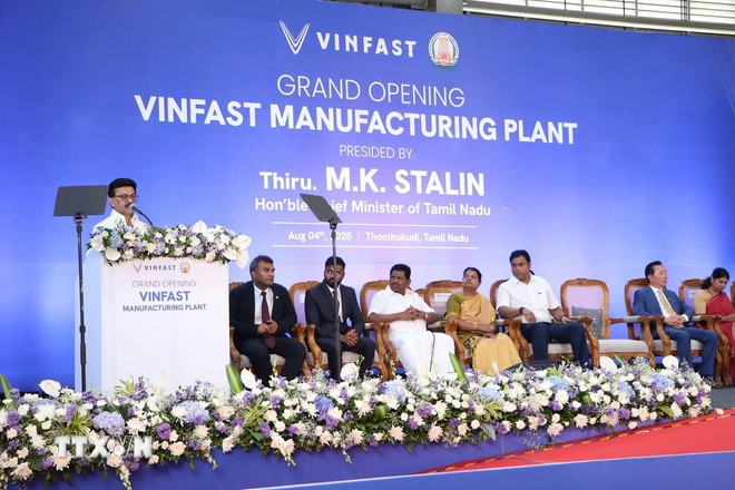 Tamil Nadu Chief Minister M.K. Stalin speaks at the inauguration ceremony. Thủ hiến bang Tamil Nadu, ông M.K. Stalin phát biểu tại lễ khai trương.