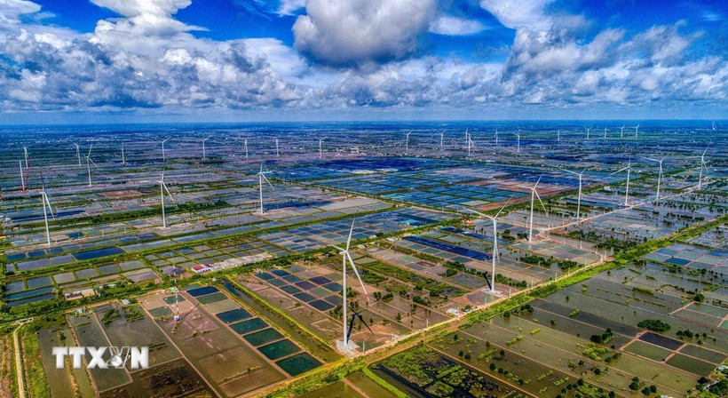 Cánh đồng điện gió ven biển Bạc Liêu đem lại nguồn năng lượng phong phú. nang-luong-tai-tao.jpg