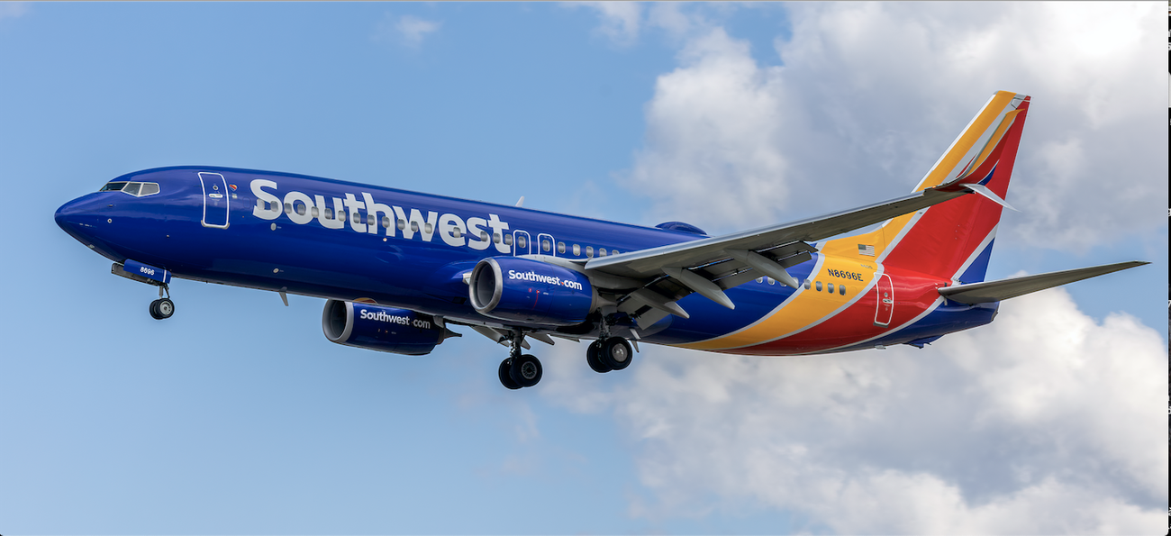 Một máy bay của hãng Southwest Airlines. Một máy bay của hãng Southwest Airlines.