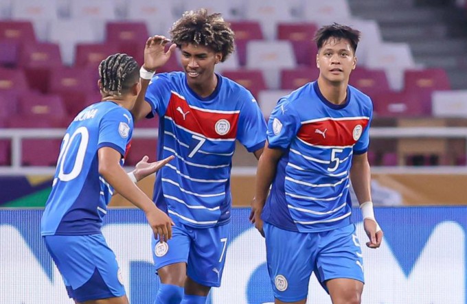 Tiền đạo Banatao (7) ghi hai bàn giúp Philippines thắng Malaysia 2-0 ở lượt một bảng A giải bóng đá U23 Đông Nam Á, tại sân Bung Karno, Indonesia, chiều 15/7. Tiền đạo Banatao (7) ghi hai bàn giúp Philippines thắng Malaysia 2-0 ở lượt một bảng A giải bóng đá U23 Đông Nam Á, tại sân Bung Karno, Indonesia, chiều 15/7.