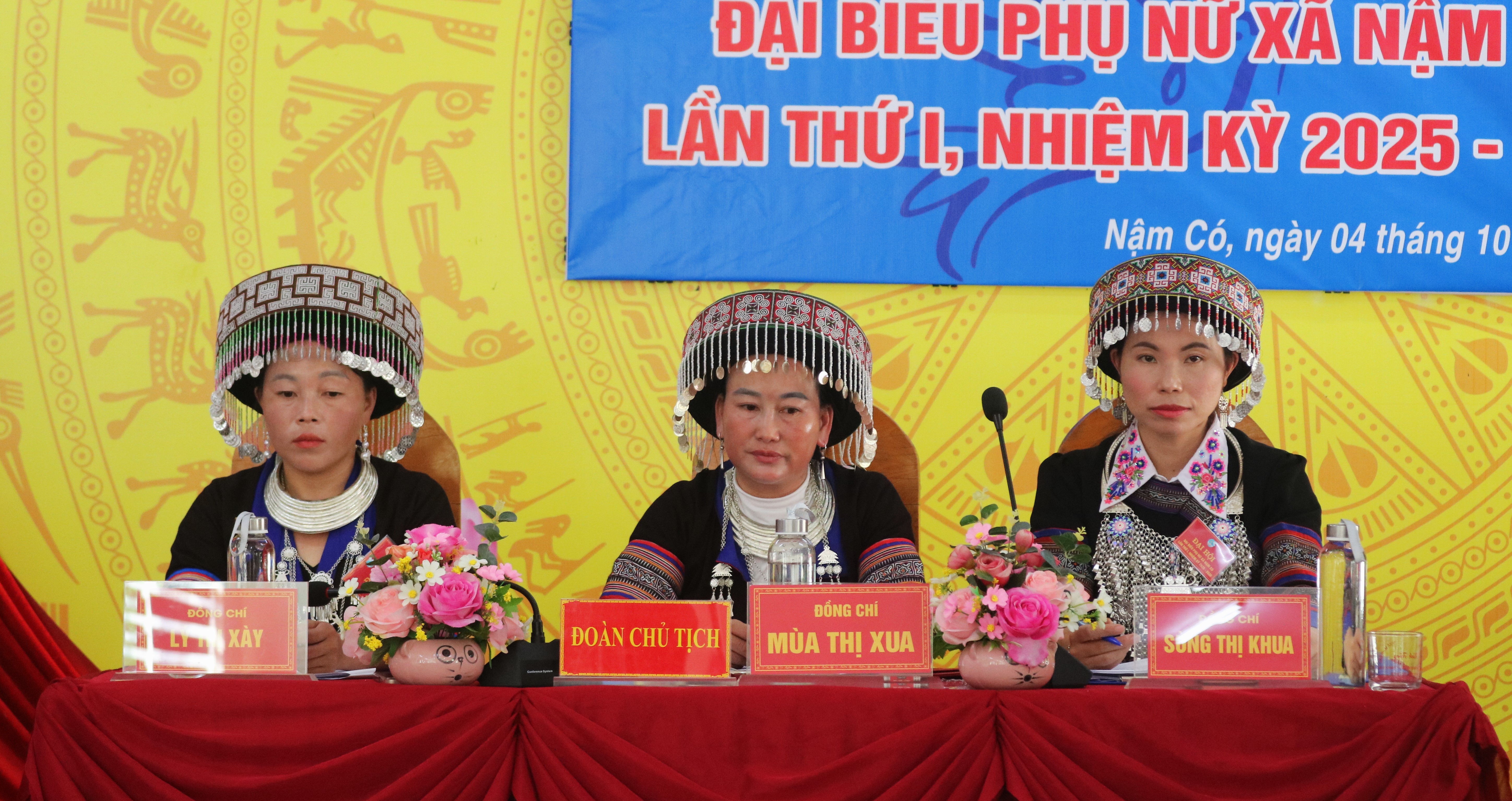 Đoàn Chủ tịch điều hành đại hội. 4.jpg