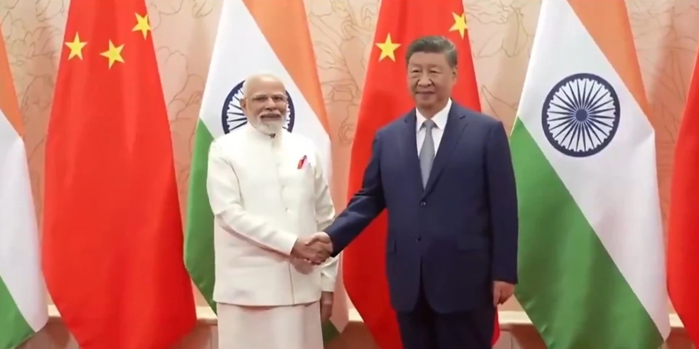 Chủ tịch Trung Quốc Tập Cận Bình và Thủ tướng Ấn Độ Narendra Modi.