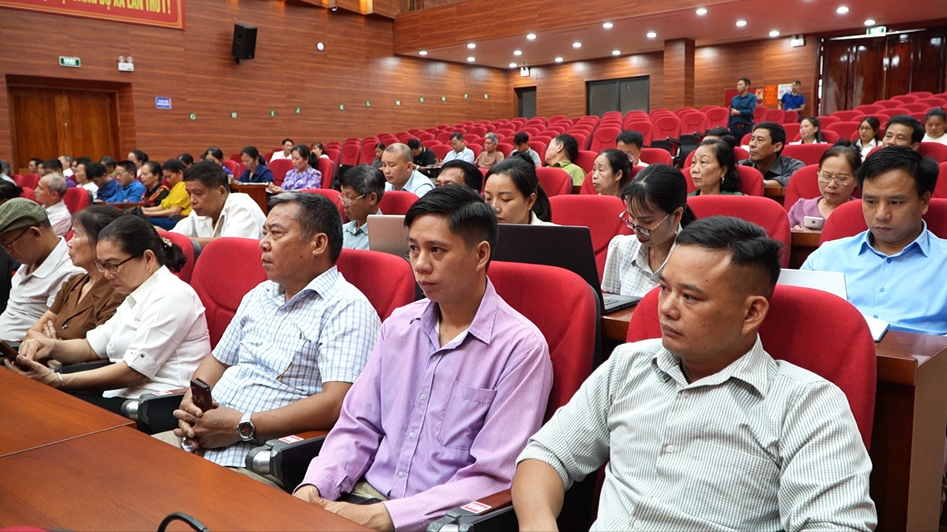 Các đại biểu dự Hội nghị. dai-bieu-du-hoi-nghi2-7089.jpg
