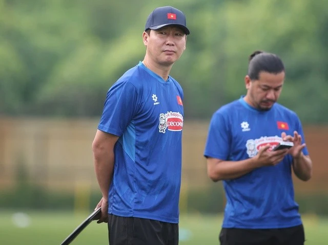 HLV Kim Sang-sik cử trợ lý nào nắm đội tuyển quốc gia?