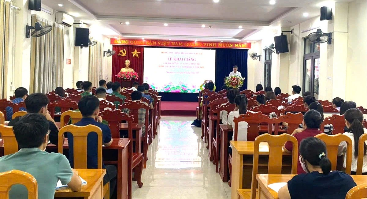 quangcanh1-cut.jpg